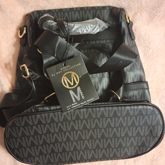 Black backpack - Picture 2 of 3